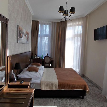 טארנאו Hotel Gal מראה חיצוני תמונה