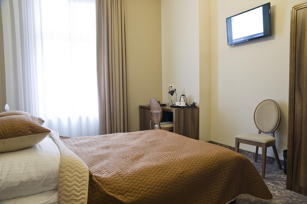 טארנאו Hotel Gal מראה חיצוני תמונה