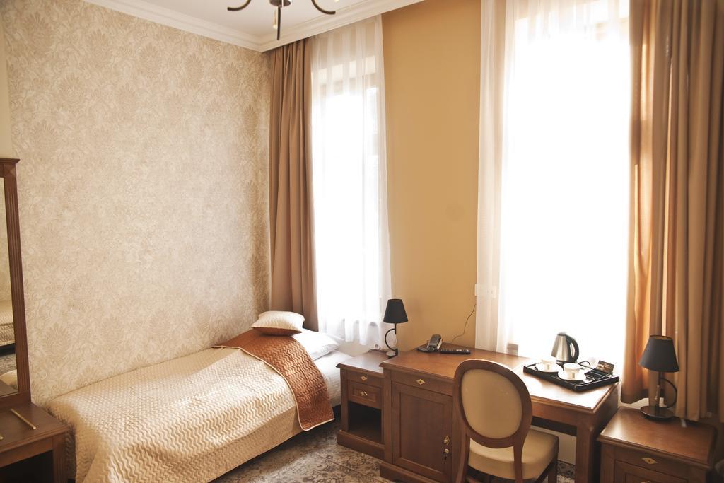 טארנאו Hotel Gal מראה חיצוני תמונה