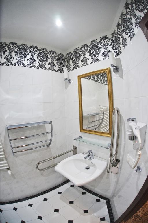 טארנאו Hotel Gal מראה חיצוני תמונה