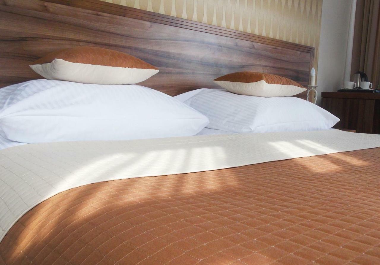 טארנאו Hotel Gal מראה חיצוני תמונה