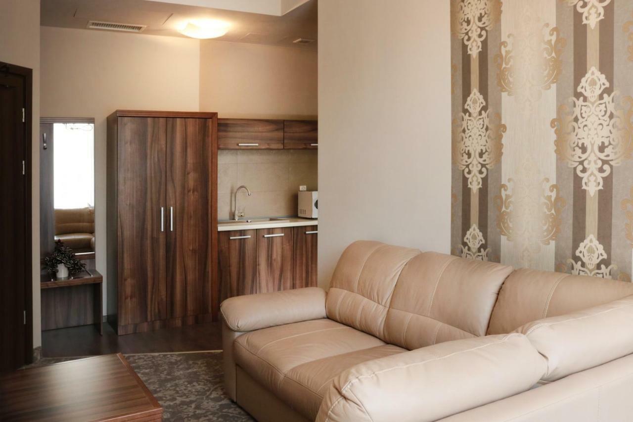 טארנאו Hotel Gal מראה חיצוני תמונה