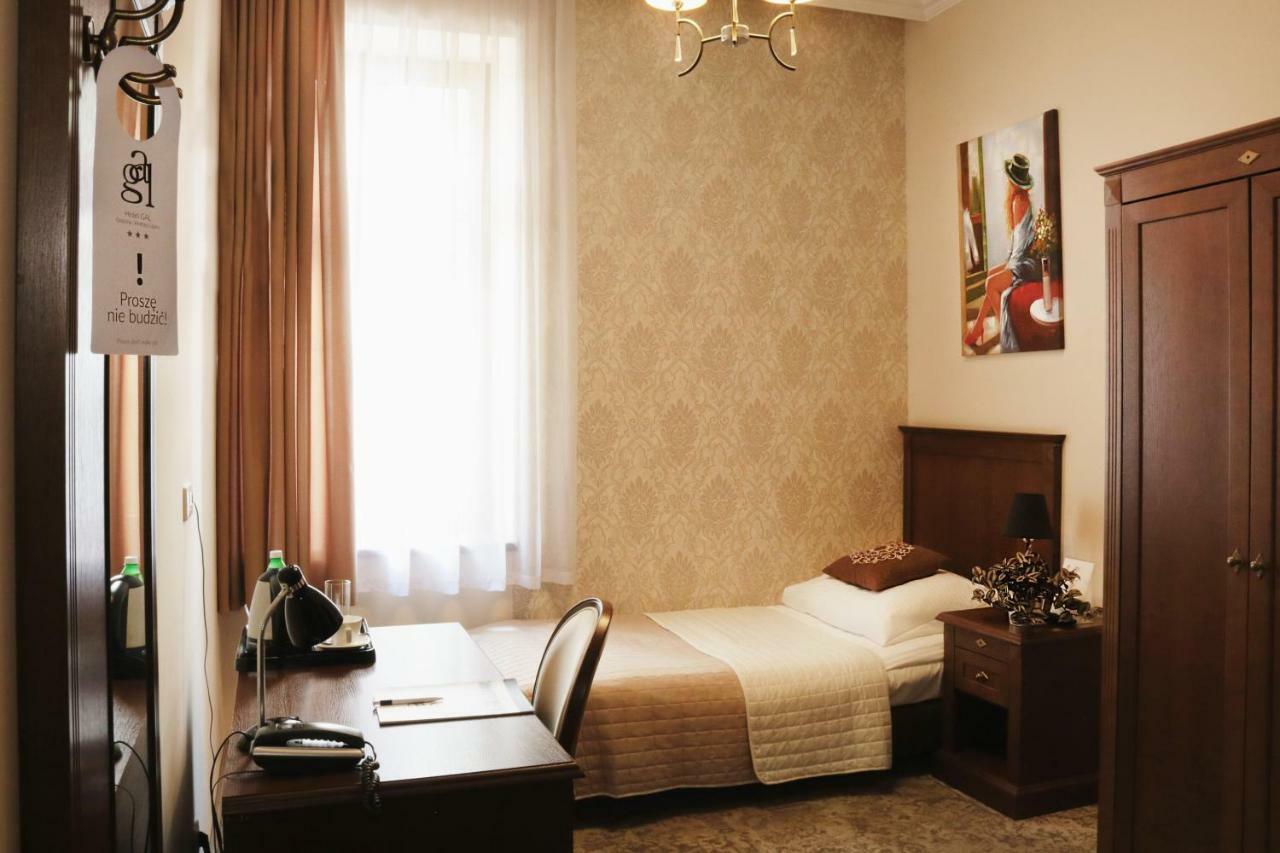 טארנאו Hotel Gal מראה חיצוני תמונה