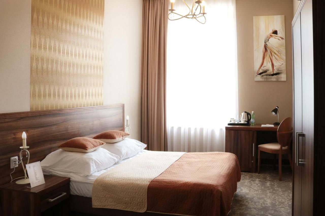 טארנאו Hotel Gal מראה חיצוני תמונה