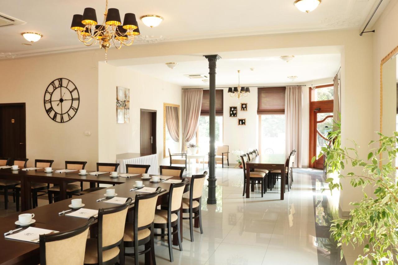 טארנאו Hotel Gal מראה חיצוני תמונה
